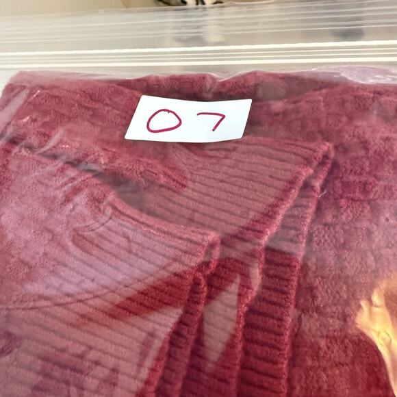 Women’s Long Sleeve XL Red Waffle Knit Sweater Soft Staple Weather V-Neck Office - Picture 9 of 9